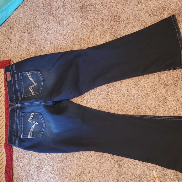 EUC Vanity Jeans Size 34 Short - Picture 3 of 3